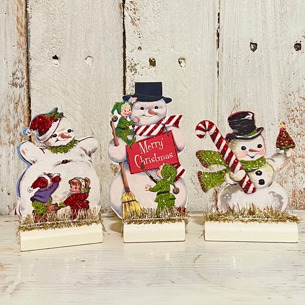 Retro Wooden Snowmen Stand Up Set